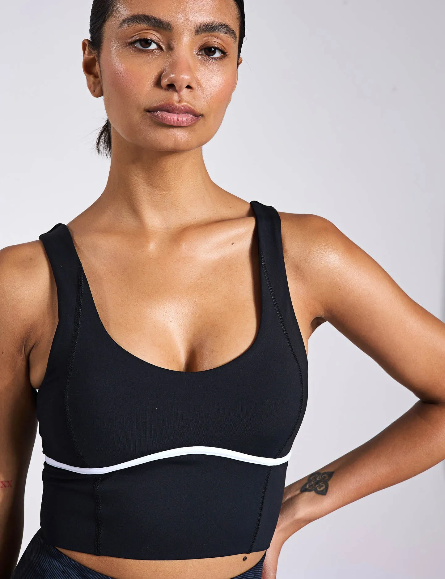 Ava Sports Bra - Black