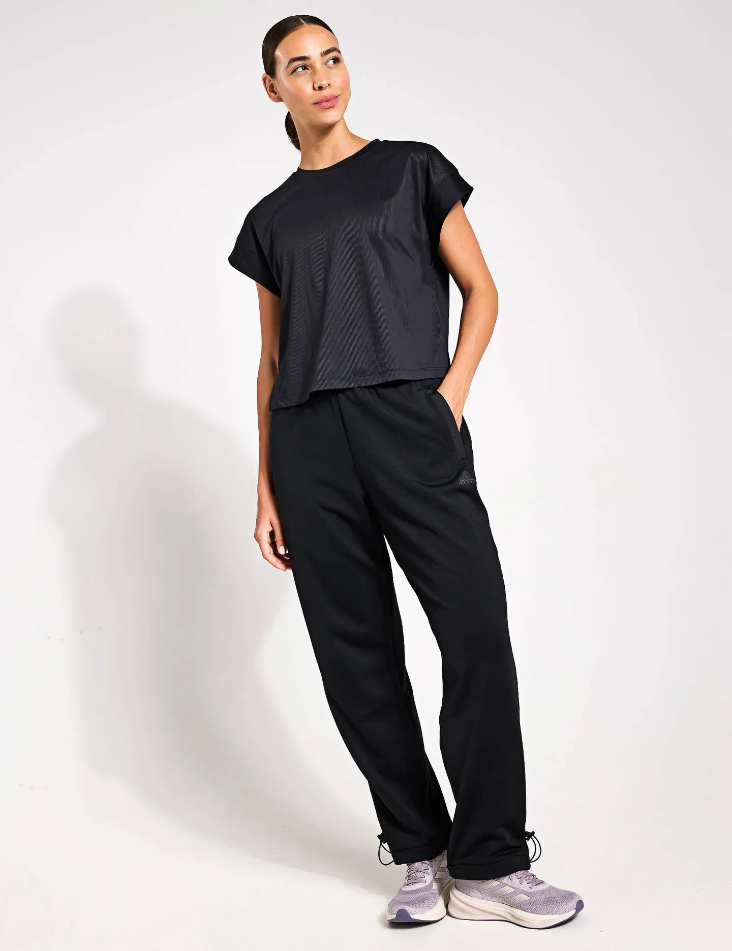 Studio T-Shirt - Black/Grey Six
