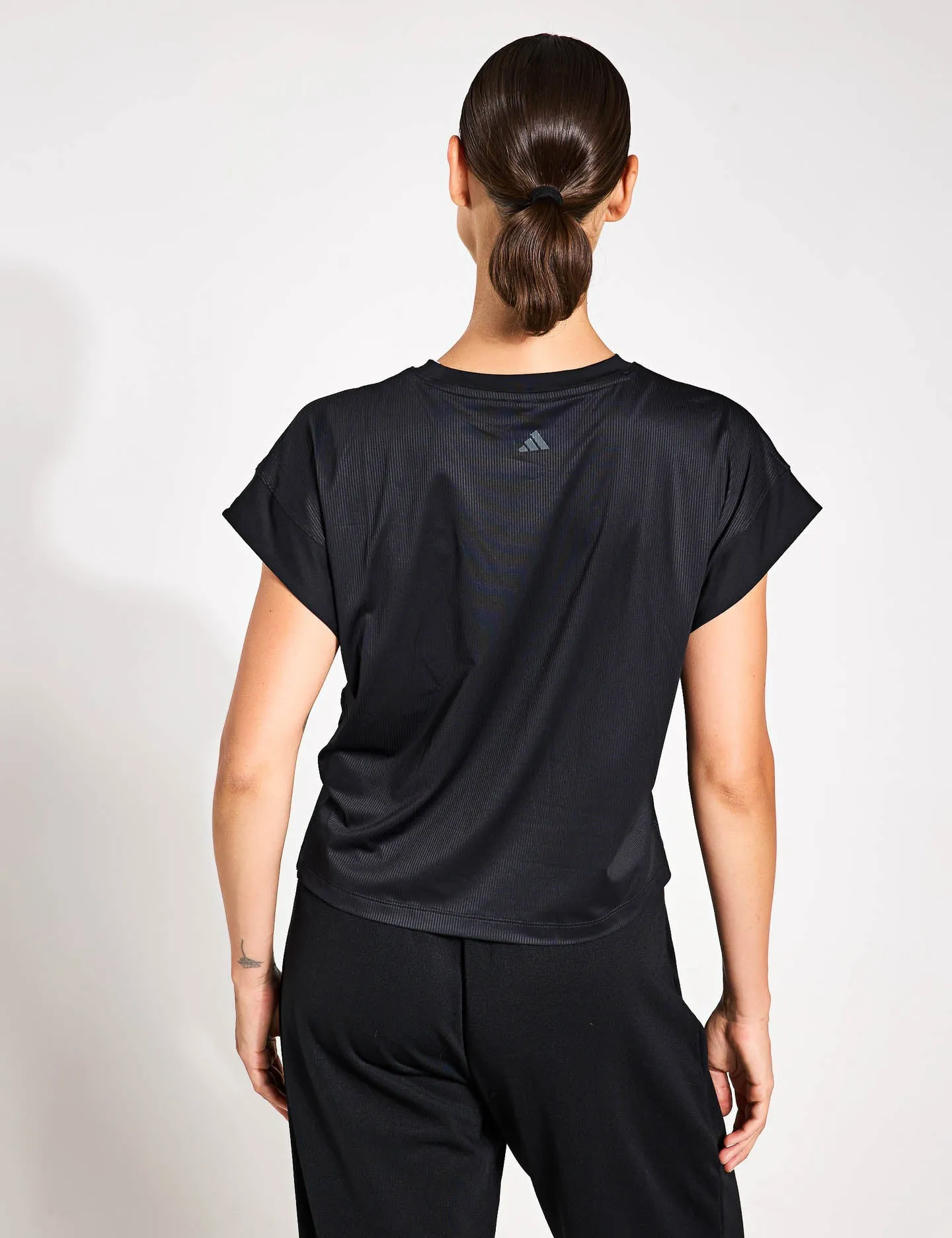 Studio T-Shirt - Black/Grey Six